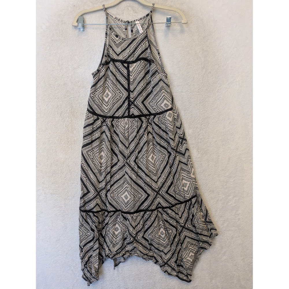 Xhilaration Dress Women's Size Sโ Black White Geometric Halter Sharkbite Midi